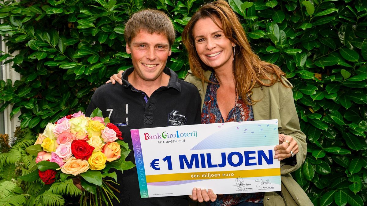 Hovenier Gerard uit Steenwijkerwold wint één miljoen euro bij BankGiro Loterij