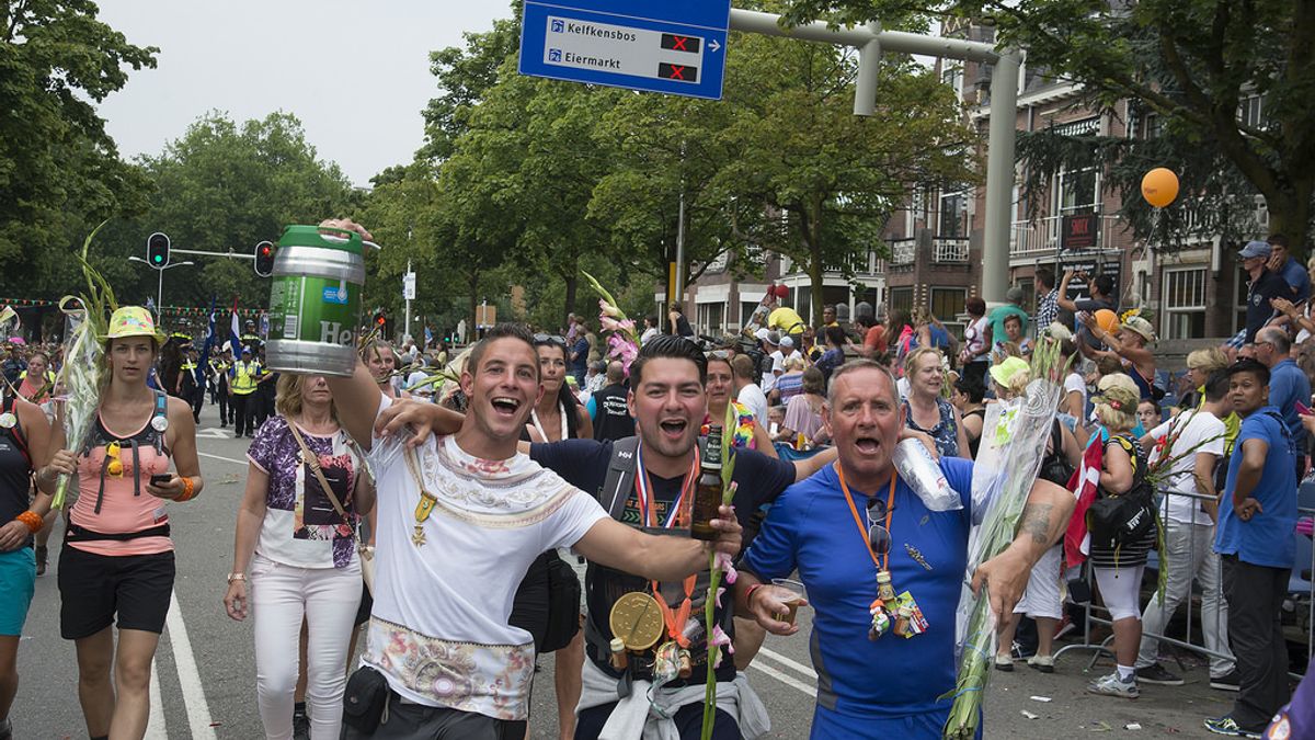 De laatste Vierdaagsedag: via Overasselt, Grave en Cuijk naar de Via Gladiola