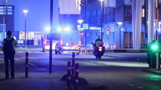 Hulpverlener met ebola aangekomen in ziekenhuis Home