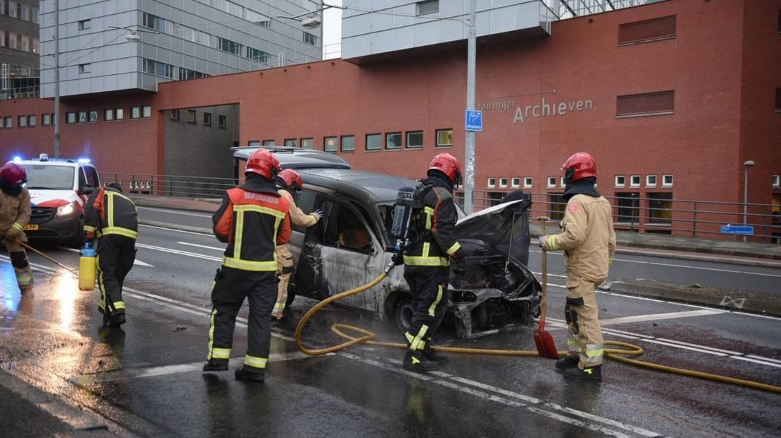 De brandweer kon de wagen niet meer redden