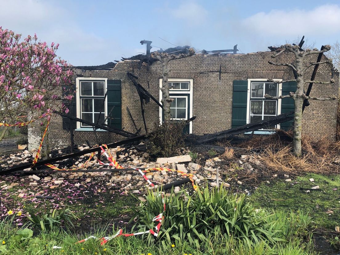 Verwoeste boerderijwoning in Brandwijk