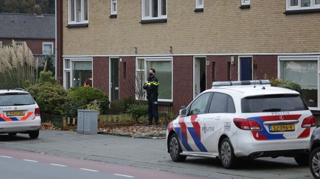 politie in de Karel Doormanstraat