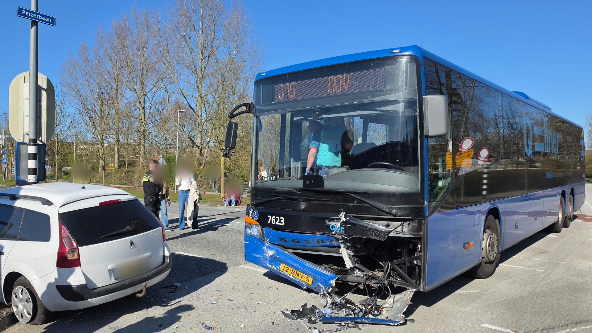 112-nieuws: Bus botst met auto op Peizerbaan in Stad • Vrachtwagen botst met auto op N46