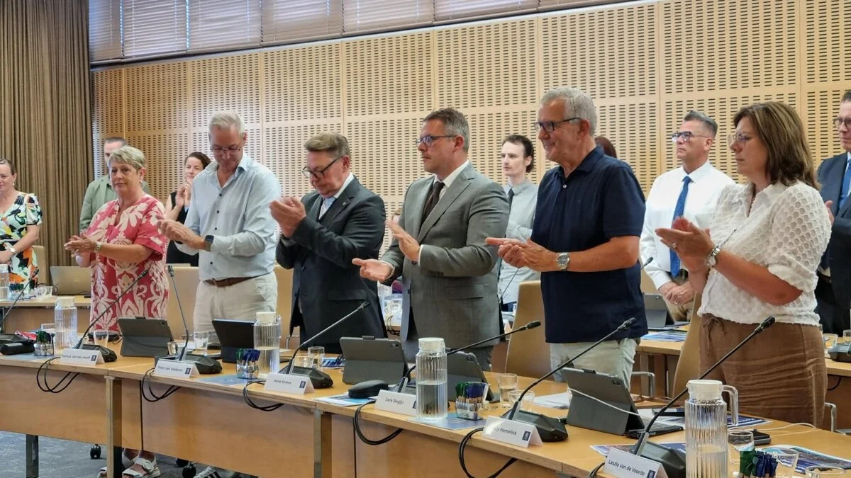 Wethouder Terneuzen weggestemd bij installatie