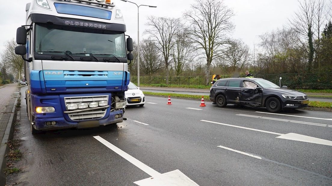 Bestuurder rijdt door na veroorzaken ongeluk in Deventer