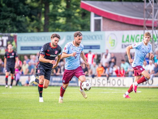 Virus en Sam Lammers vellen FC Emmen in oefenwedstrijd