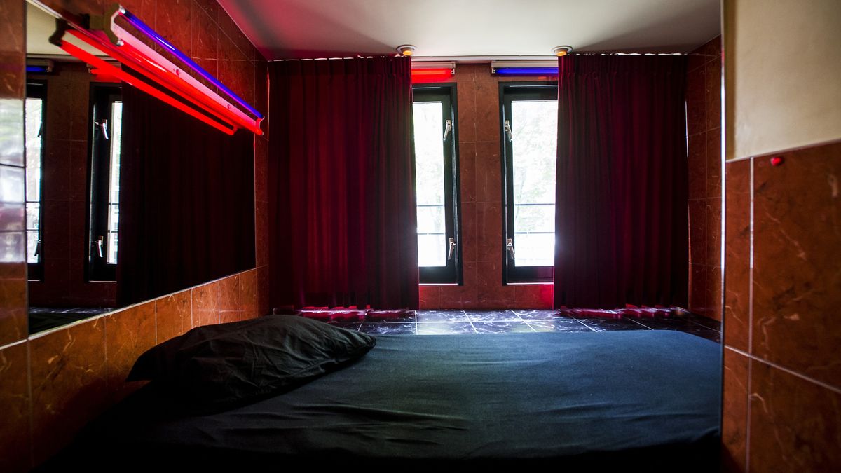 Illegale prostitutie in woningen Veenendaal, gemeenteraad verdeeld over oplossing