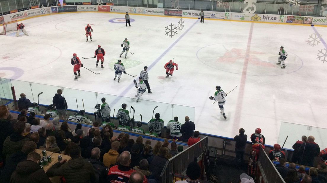 Er waren in Kardinge 800 toeschouwers afgekomen op het duel tussen GIJS en Dordrecht Lions