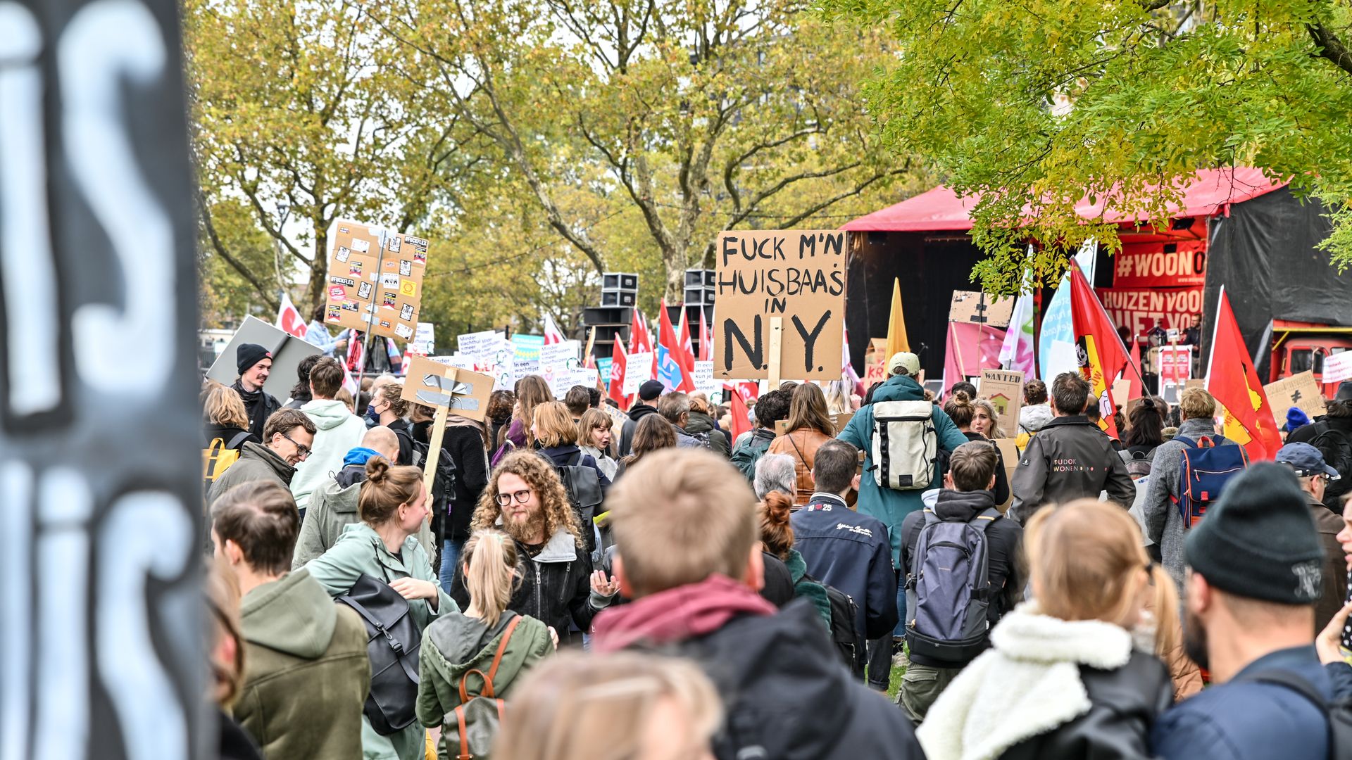 Dit Zijn De Mensen Die Zondag Demonstreerden Tijdens Het Woonprotest ...