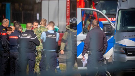 Motorrijder gewond bij aanrijding in Sibculo | EOD-inzet na melding verdacht pakketje in Zwolle. Motorrijder gewond bij aanrijding in Sibculo | EOD-inzet na melding verdacht pakketje in Zwolle.