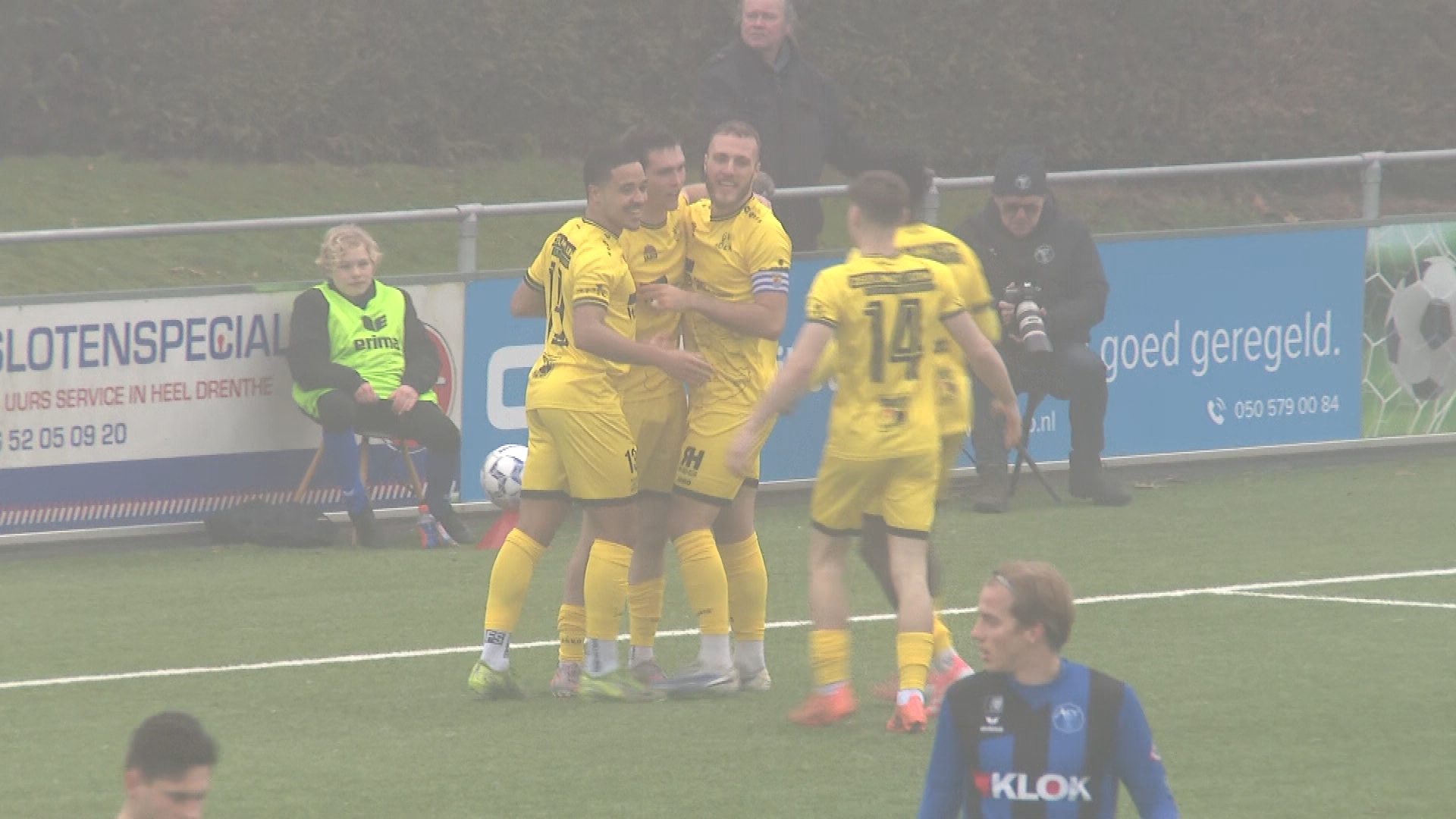 Hoek boekt dankzij Aelterman zwaarbevochten zege in Assen en ziet concurrentie falen