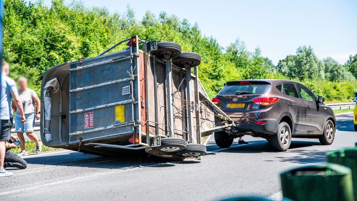 Aanhanger in brand op rotonde Gorredijk | Nationaal Hitteplan van kracht
