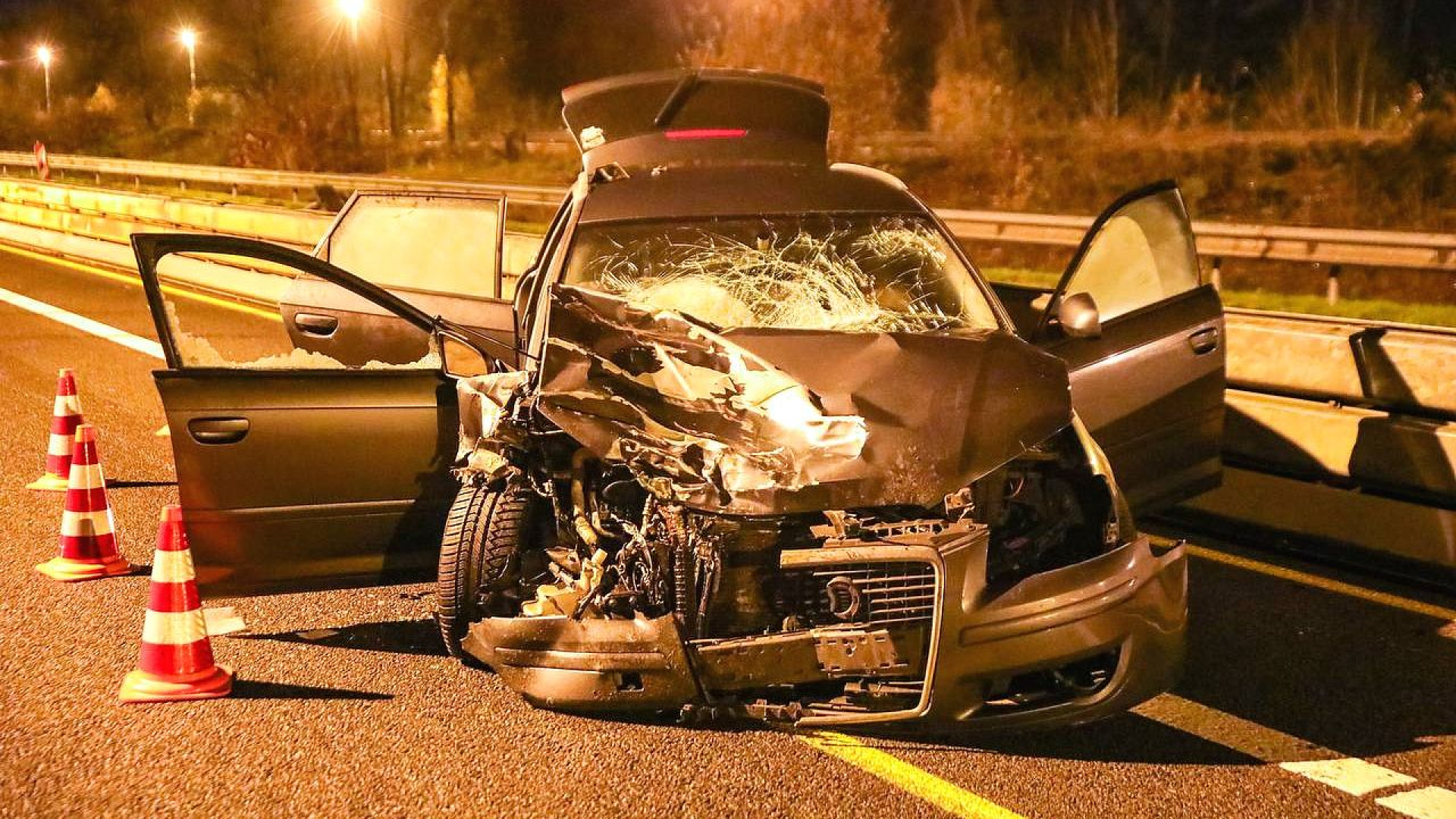 Zwaargewonde en ravage bij ernstig ongeluk op A1