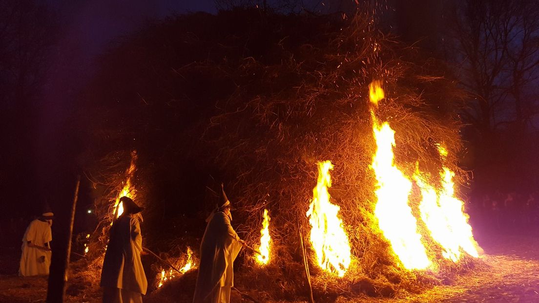 Amanda Schreurs stuurde een foto van het paasvuur in Dalen (Rechten: Amanda Schreurs)