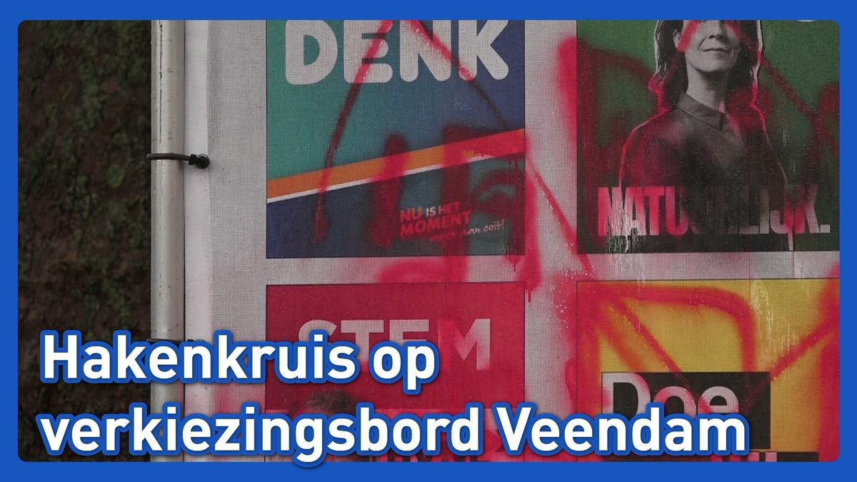 Verkiezingsborden Veendam beklad met grote letters PVV en hakenkruis