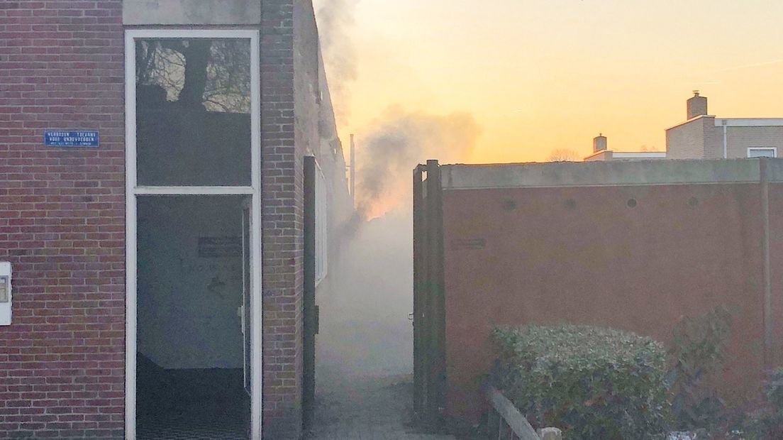 Bij de brand komt veel rook vrij