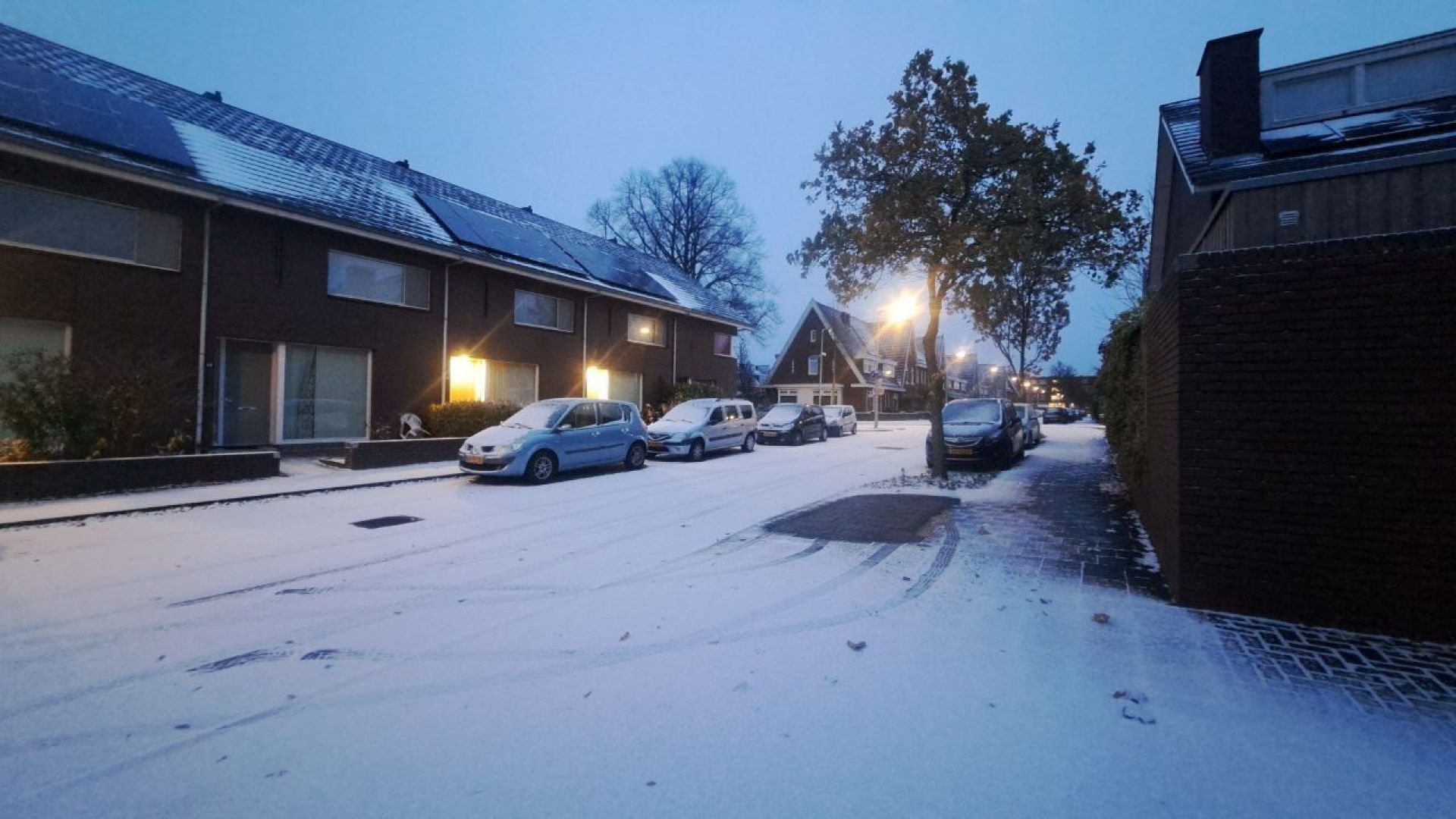 Sneeuw op de weg, foto ter illustratie.