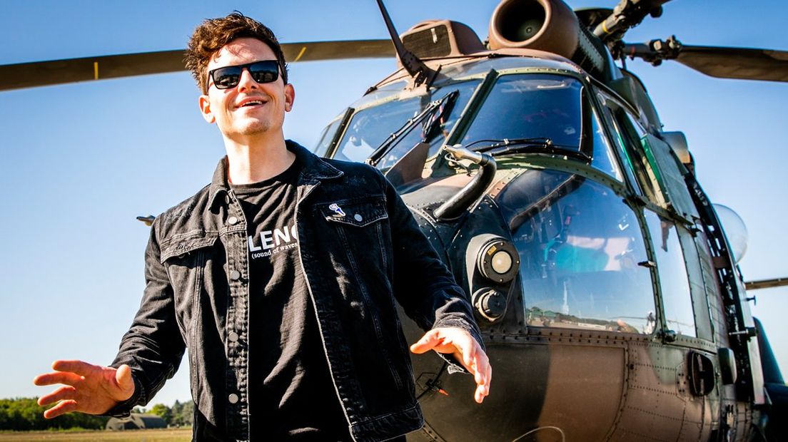 Fedde le Grand vloog met een helikopter naar het Bevrijdingsfestival in Den Haag 