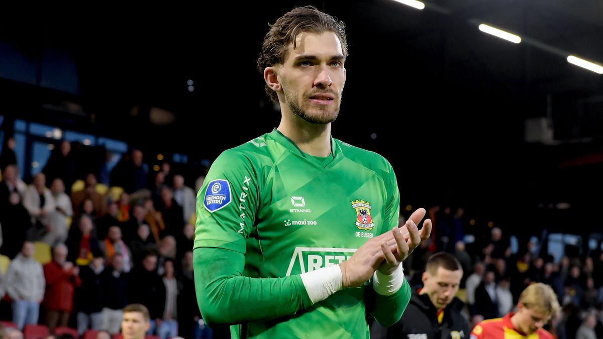 Bekerheld vertrekt uit Deventer: De Busser verruilt Go Ahead Eagles voor AZ