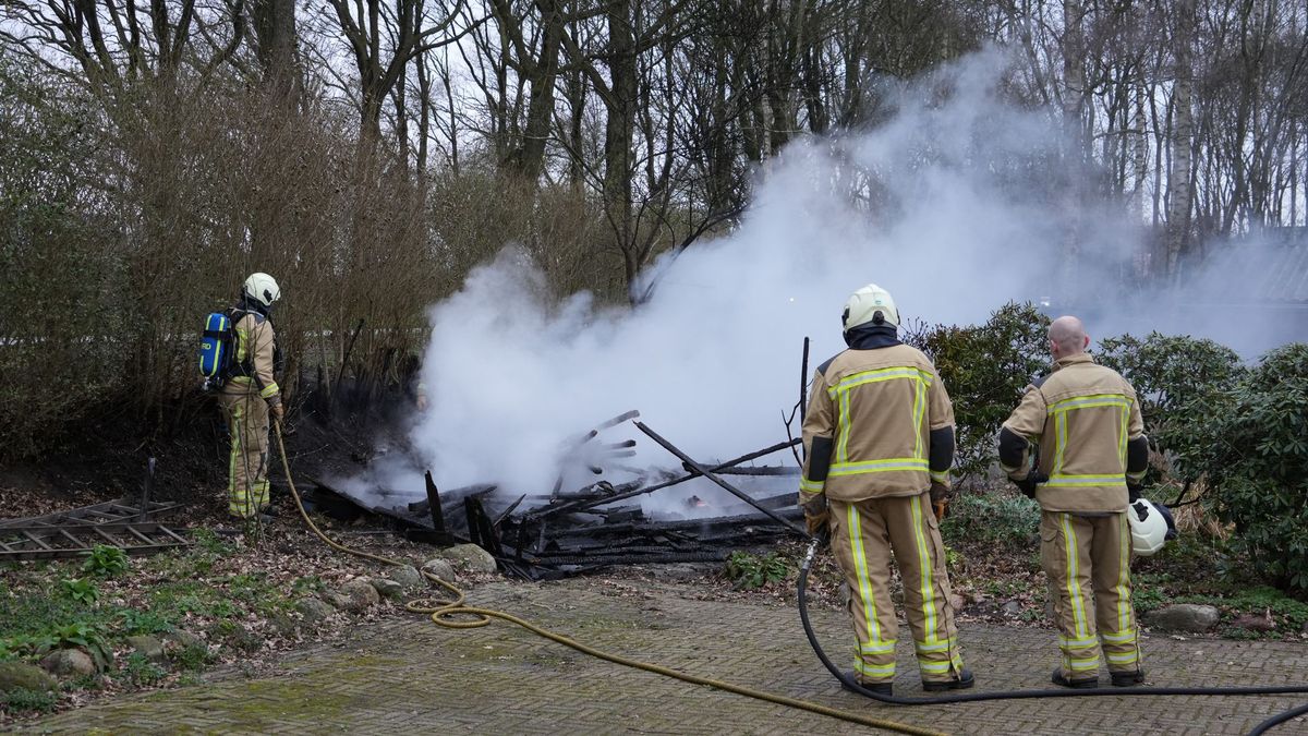 Schuur in Valthe gaat in vlammen op na uitslaande brand