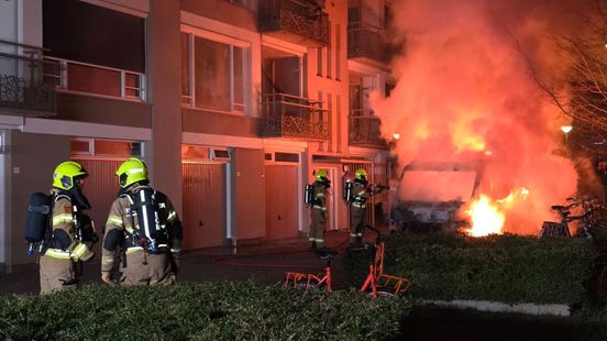 Vijf woningen ontruimd na nachtelijke brand