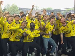 Lês werom: Spilers en stêf fan Cambuur huldige op Aldehoustertsjerkhôf