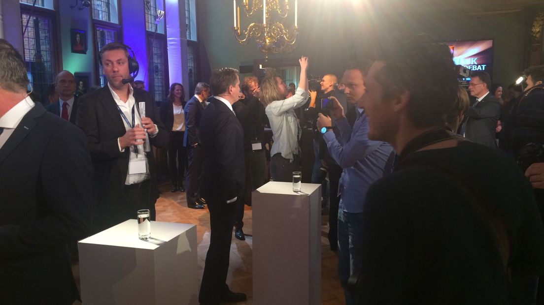 Het debat is in het provinciehuis in Groningen (Rechten: Andries Ophof/RTV Drenthe)