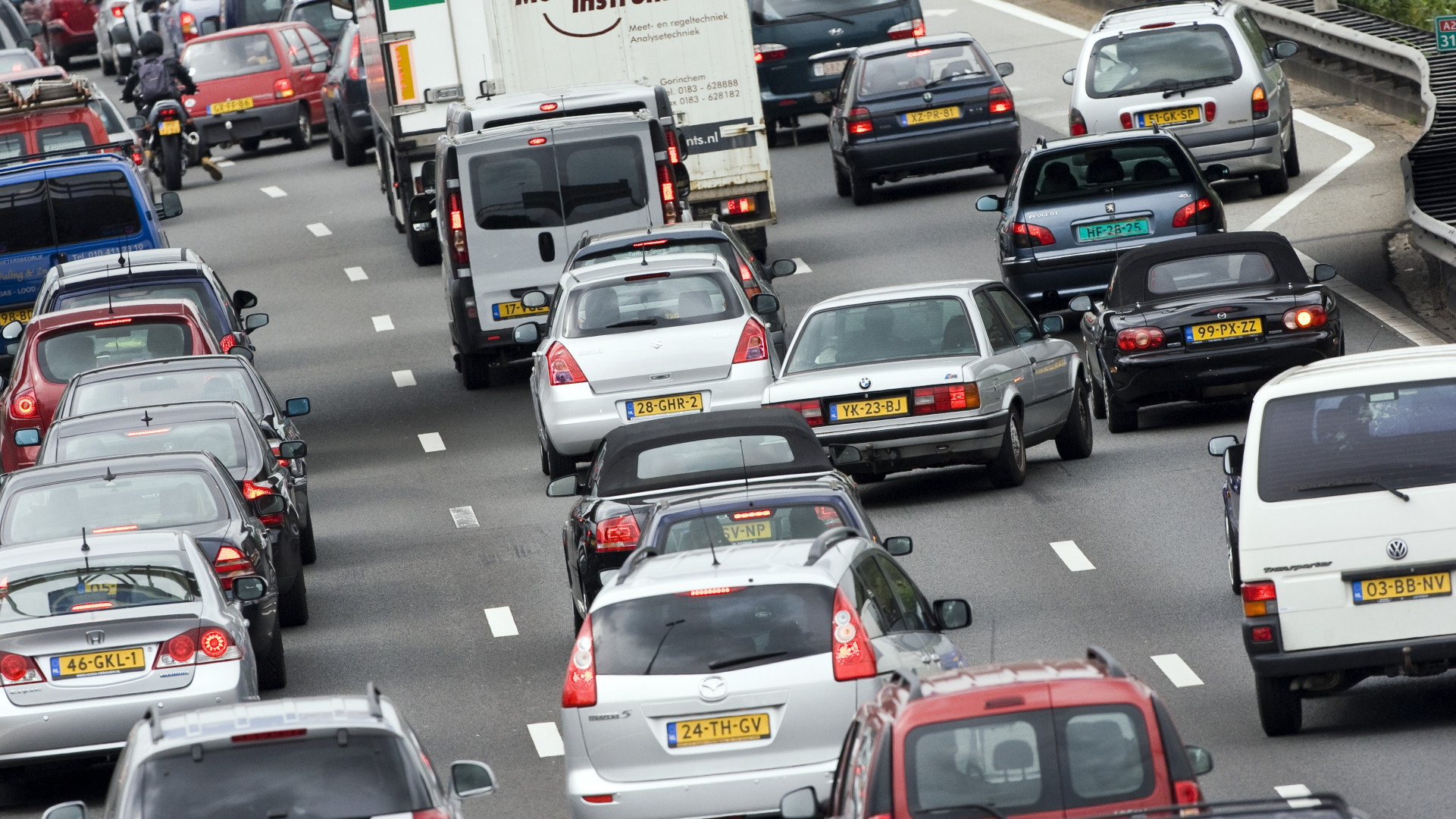 Ongeluk op snelweg zorgt voor ruim een uur vertraging.