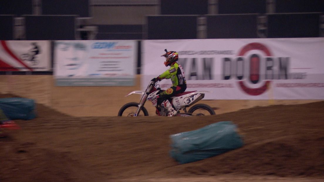 Mark Boot kon voorafgaand aan de Supercross op het parkoers trainen in de Zeelandhallen