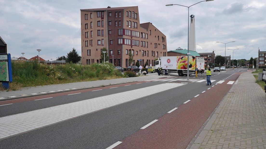 Scooterrijdster gewond na ongeluk in Almelo
