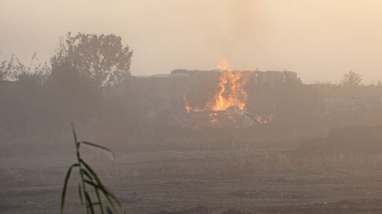 Brandweer rukt voor niets uit | Gewonde bij auto-ongeluk. Brandweer rukt voor niets uit | Gewonde bij auto-ongeluk.