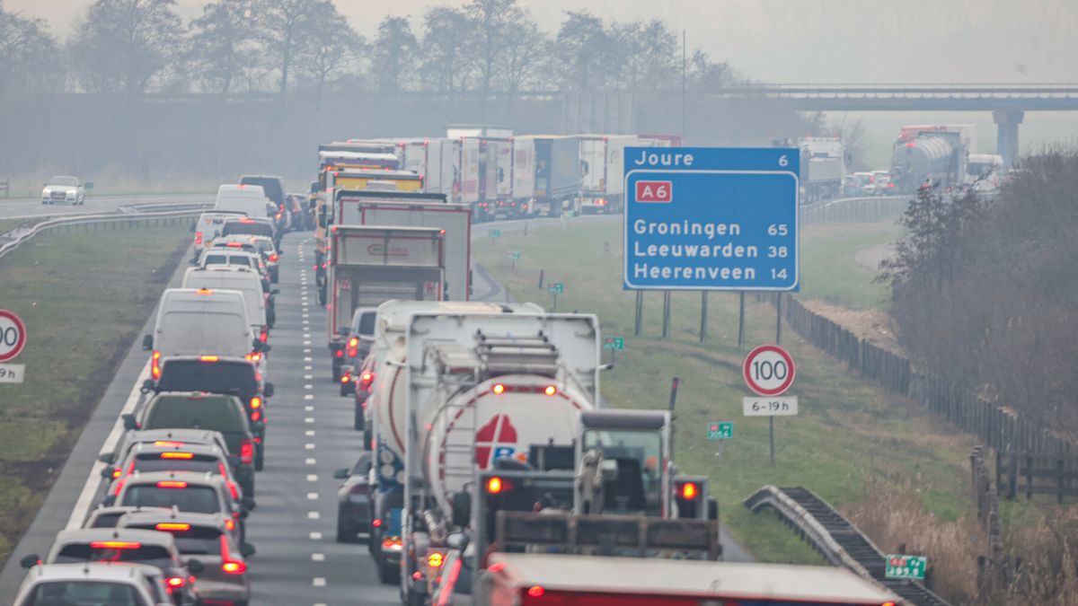 Blokkade A6 bij Scharsterbrug verholpen: verkeer hoeft niet meer om te rijden