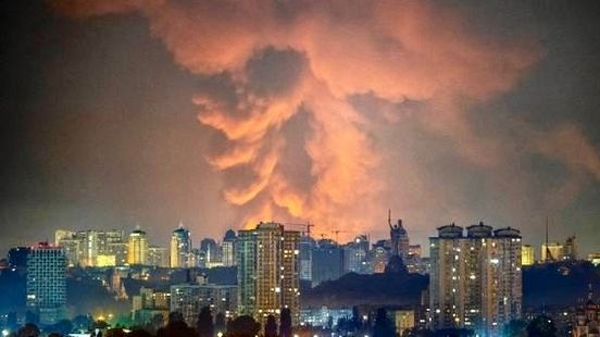 Limburger Sjoerd in schuilkelder tijdens raketaanval op Kyiv: 'Hier worden oorlogsmisdaden gepleegd' Home
