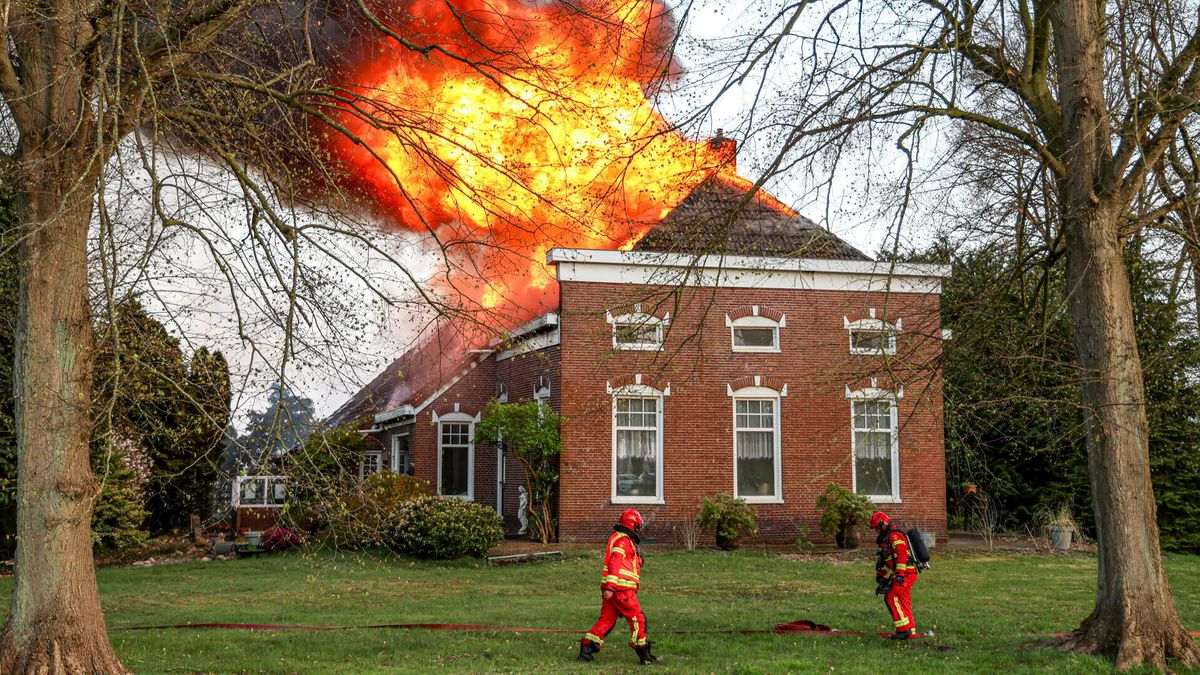 Gewonde bij uitslaande brand in Valthermond