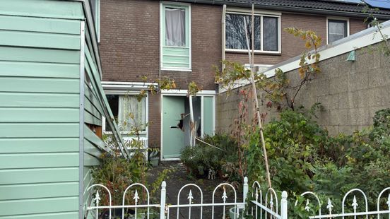 Woning zwaar beschadigd door nachtelijke explosie: buren 'voelden de ruiten trillen'