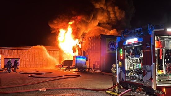 Grote brand bij bedrijvenpand in Winterswijk