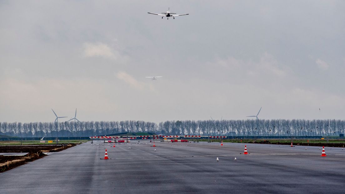 Leen Verbeek verwacht dat protesten tegen vliegveld niks uithalen (Rechten: ANP/Robin Utrecht)