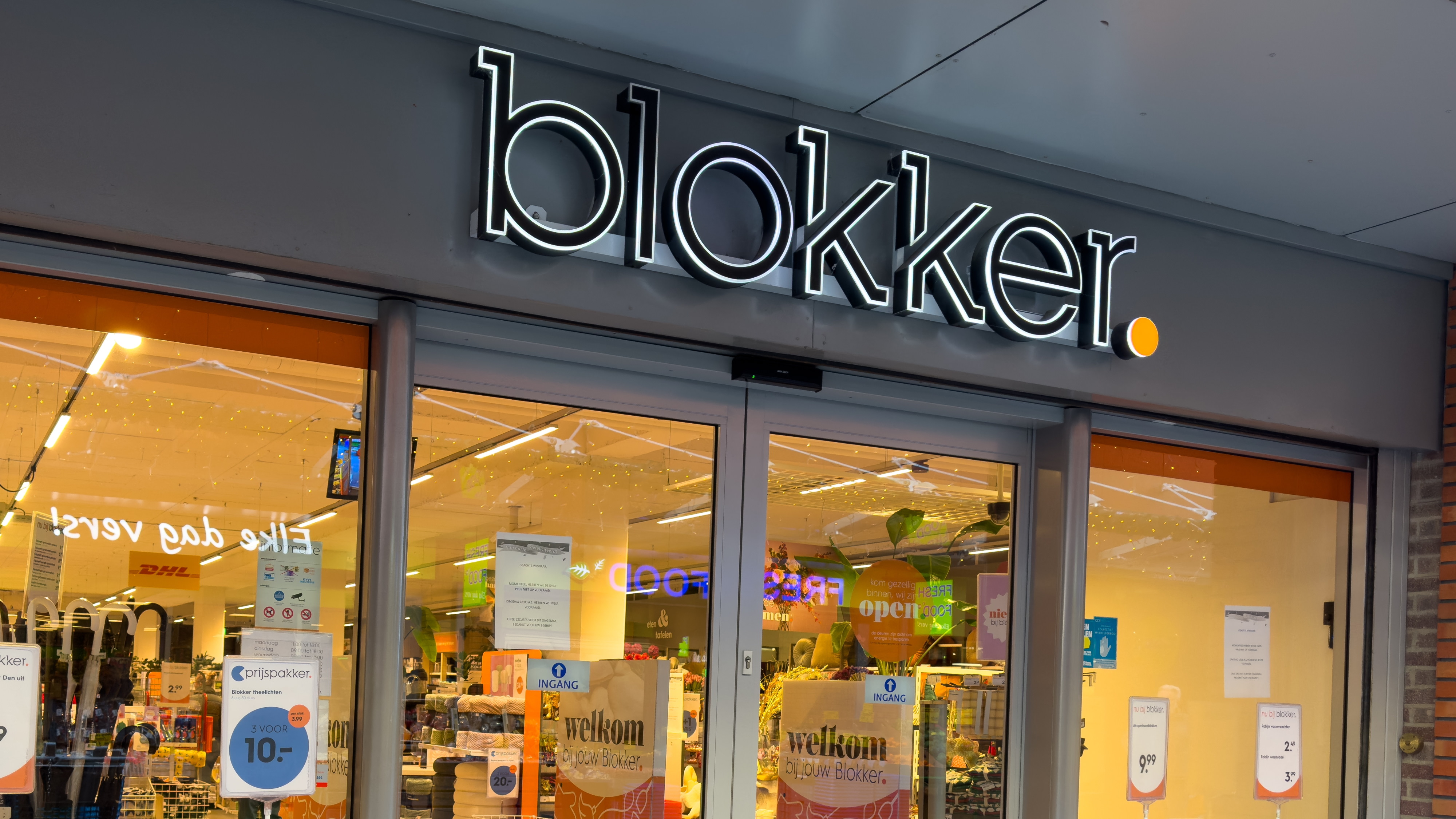 Twee winkels halen naam Blokker van gevel af: "Een frisse start"