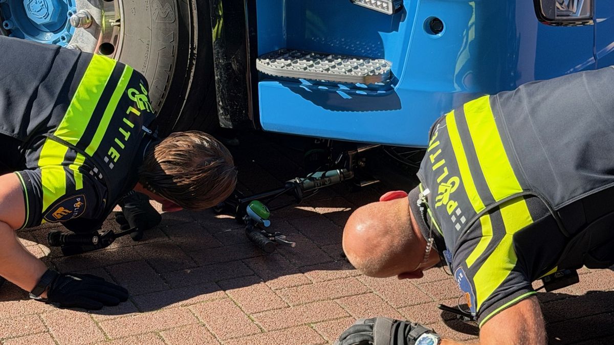 Kind meegesleurd onder vrachtauto: 'Had engel op de schouder'