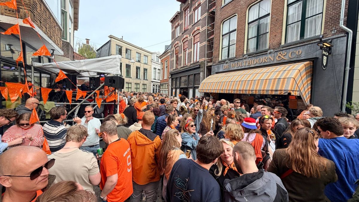 Groningen viert Koningsdag: Goed gevulde snuusterpuut • Een koninklijke Expeditie Grunnen