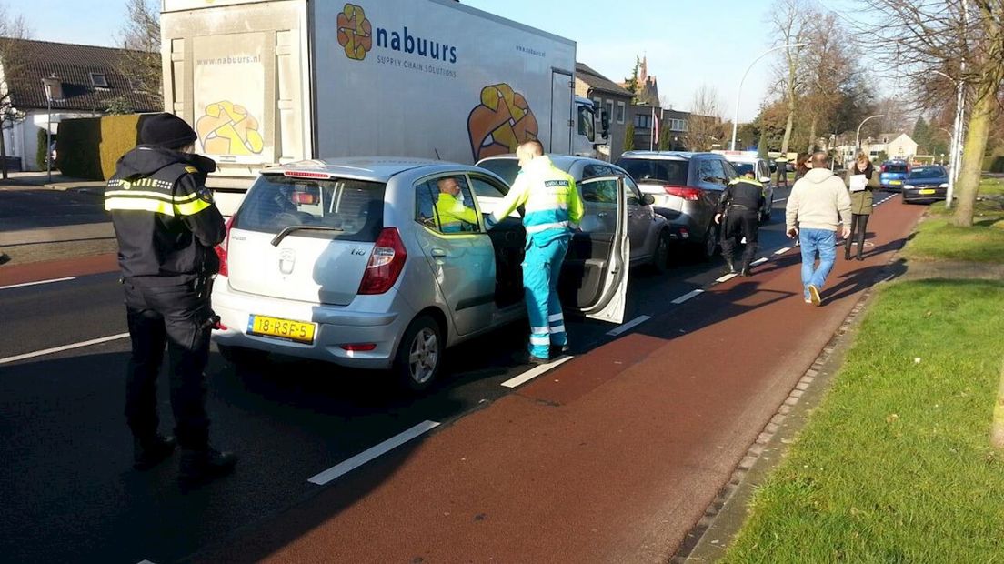 Drie auto's op elkaar in Hengelo