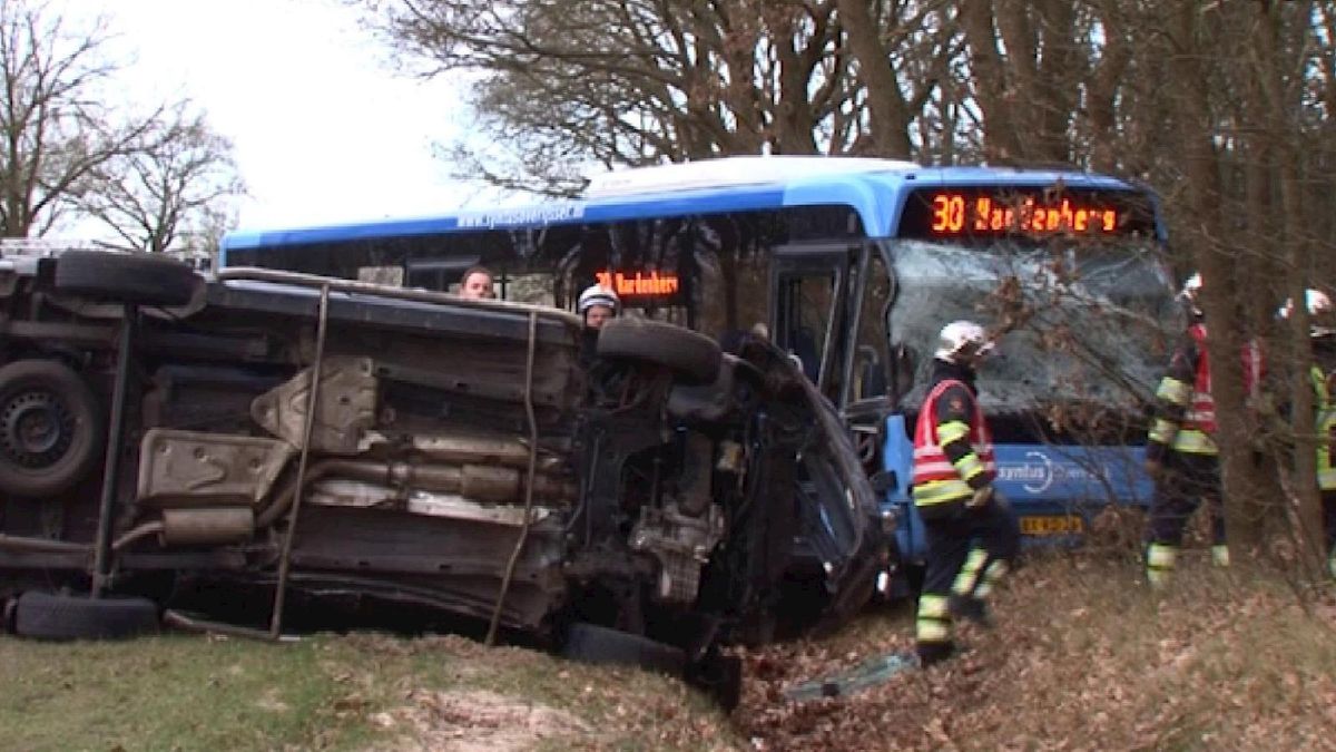 Gewonden bij ongeluk met lijnbus Heemserveen