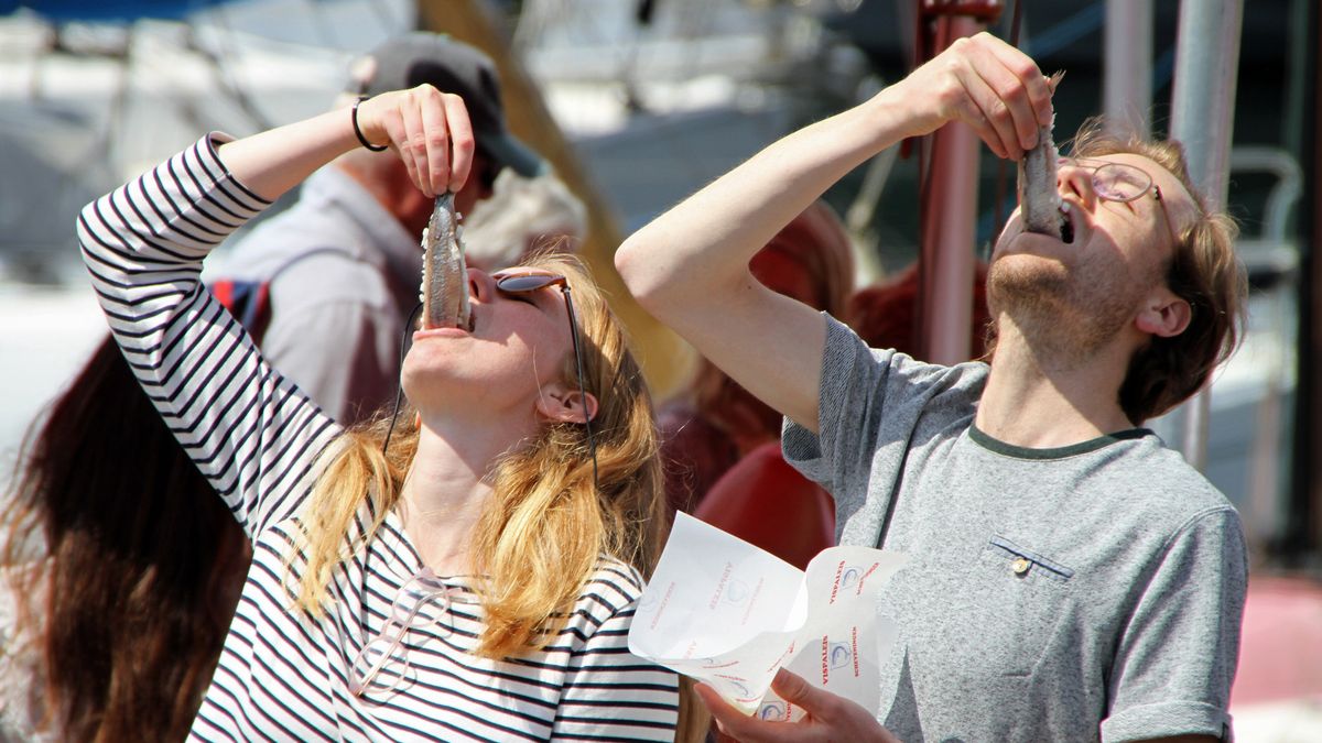 Vlaggetjesdag als vanouds groots gevierd in de haven