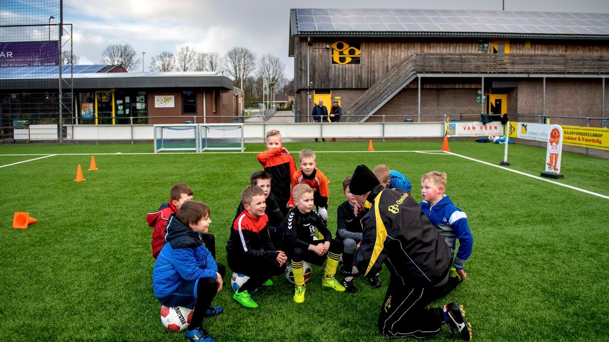 Voetbalclub ONT recyclet nu water: voetbalclub met voorbeeldfunctie