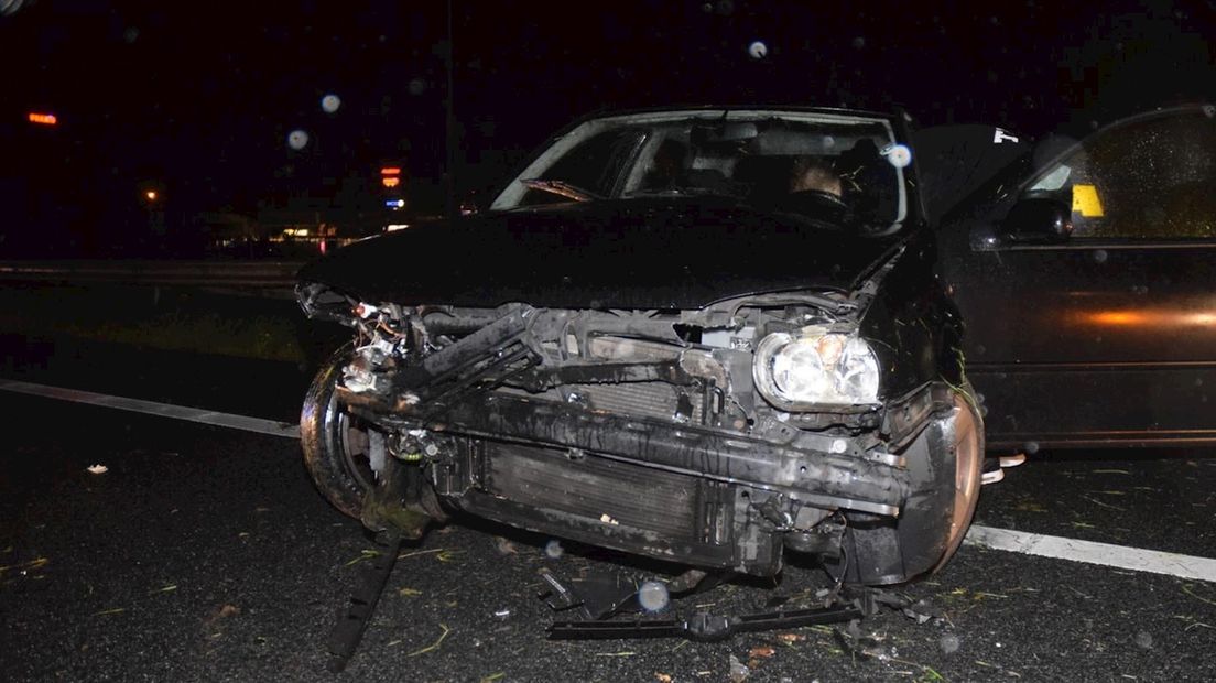 Auto zwaar beschadigd bij eenzijdig ongeluk Oldenzaal