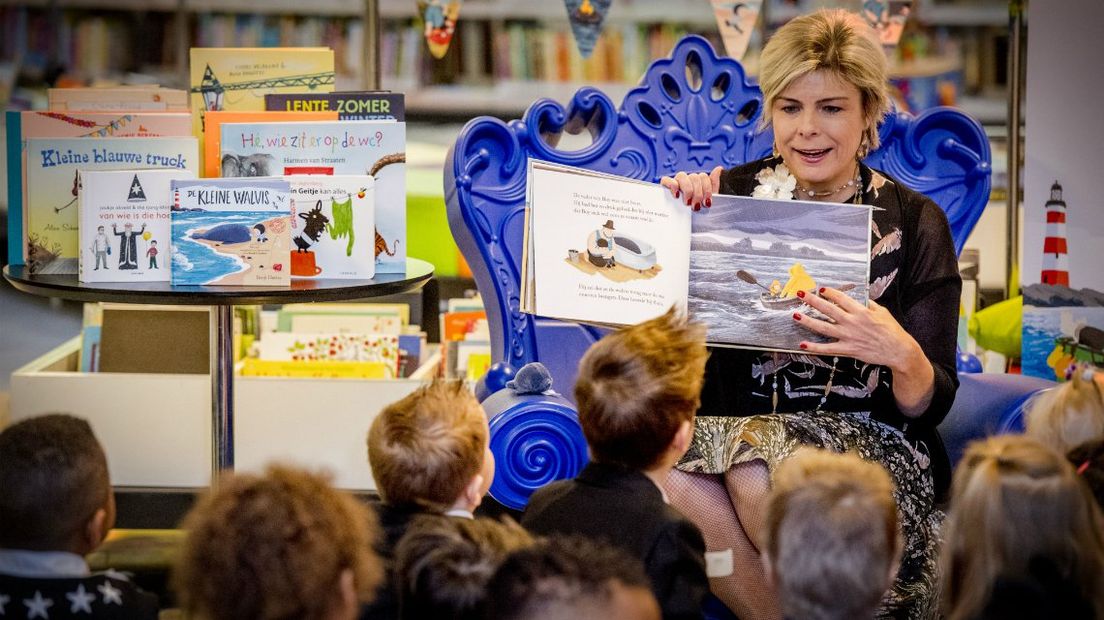 Prinses Laurentien las ook vorig jaar voor, in Almere. 