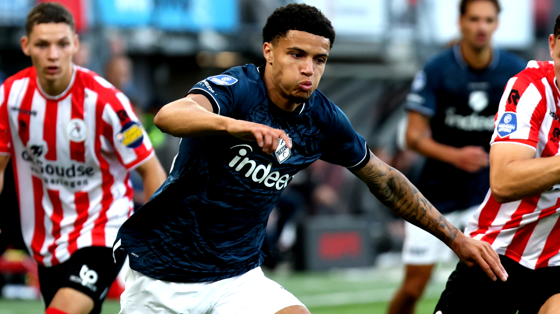 FC Utrecht moet zomerse aanwinst Paredes maanden missen: 'Een tegenslag, maar ik ben strijdbaar'