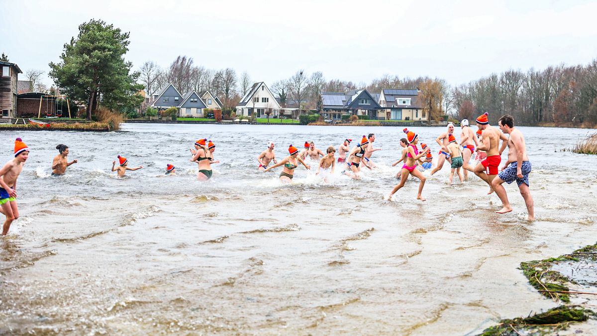 André van Duin in Elsloo, ME-inzet en afgelaste nieuwjaarsduiken: zo verloopt de jaarwisseling in Fr