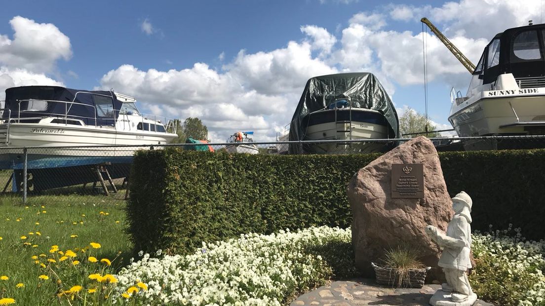 Het monument bij de scheepswerf (Rechten: Marjolein Knol / RTV Drenthe)