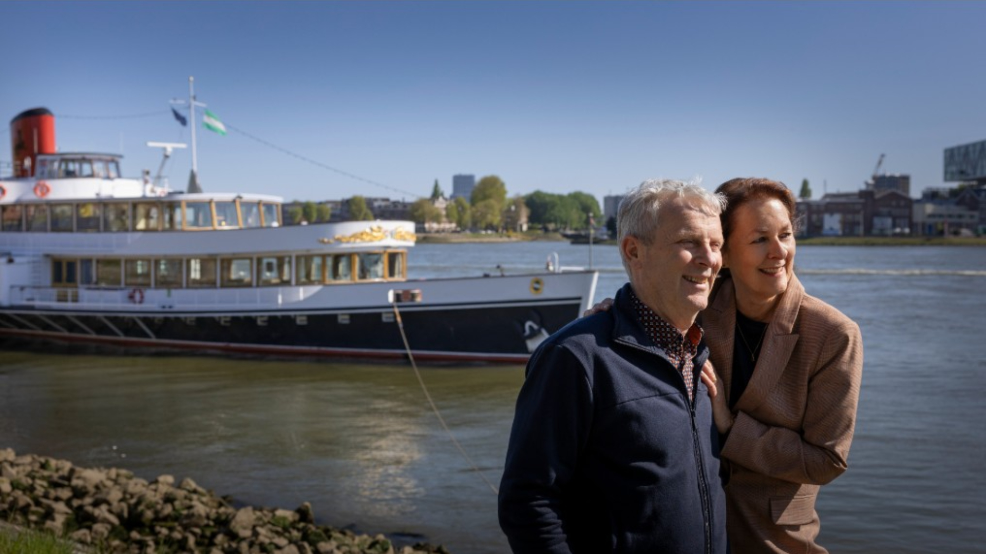 Het echtpaar Key bij hun trots, De Majesteit.